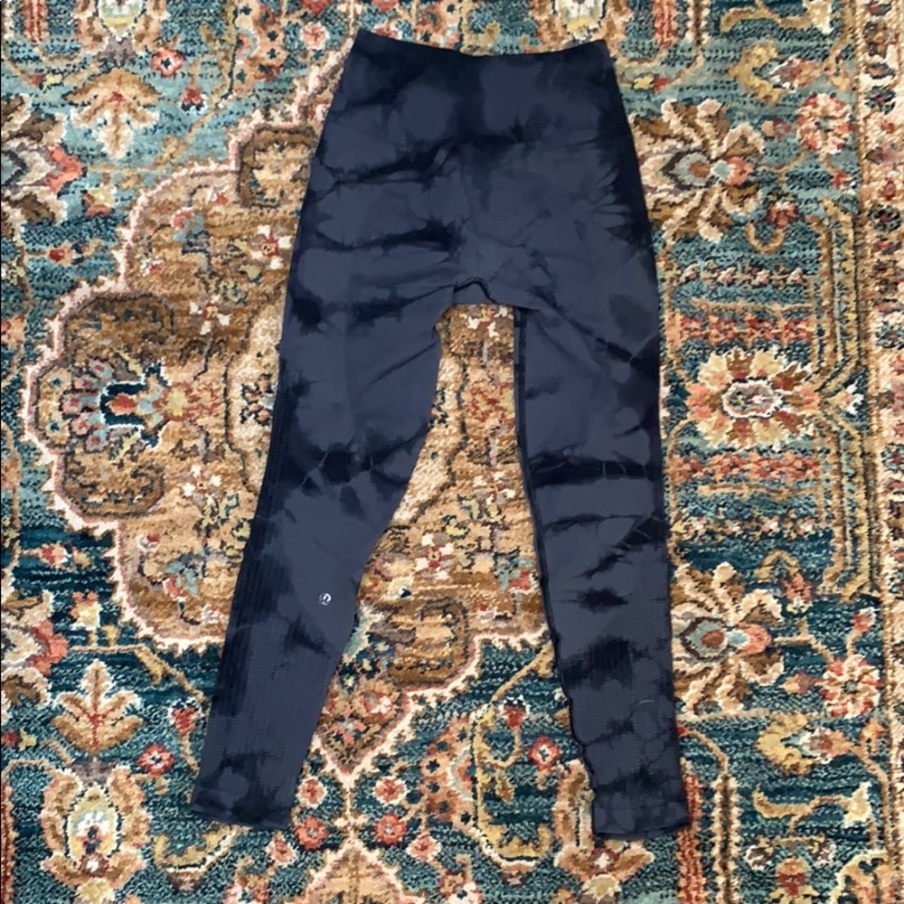 Lululemon Ebb to Street shibori tie dye legging